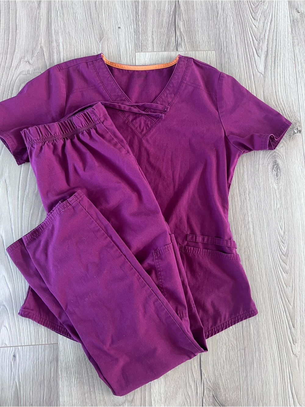 Scrub Star Plum Scrub Set V-Neck Top & Drawstring Pants Size XS